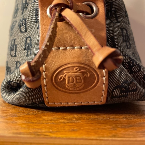Dooney & Bourke DB signature purse - Picture 7 of 7